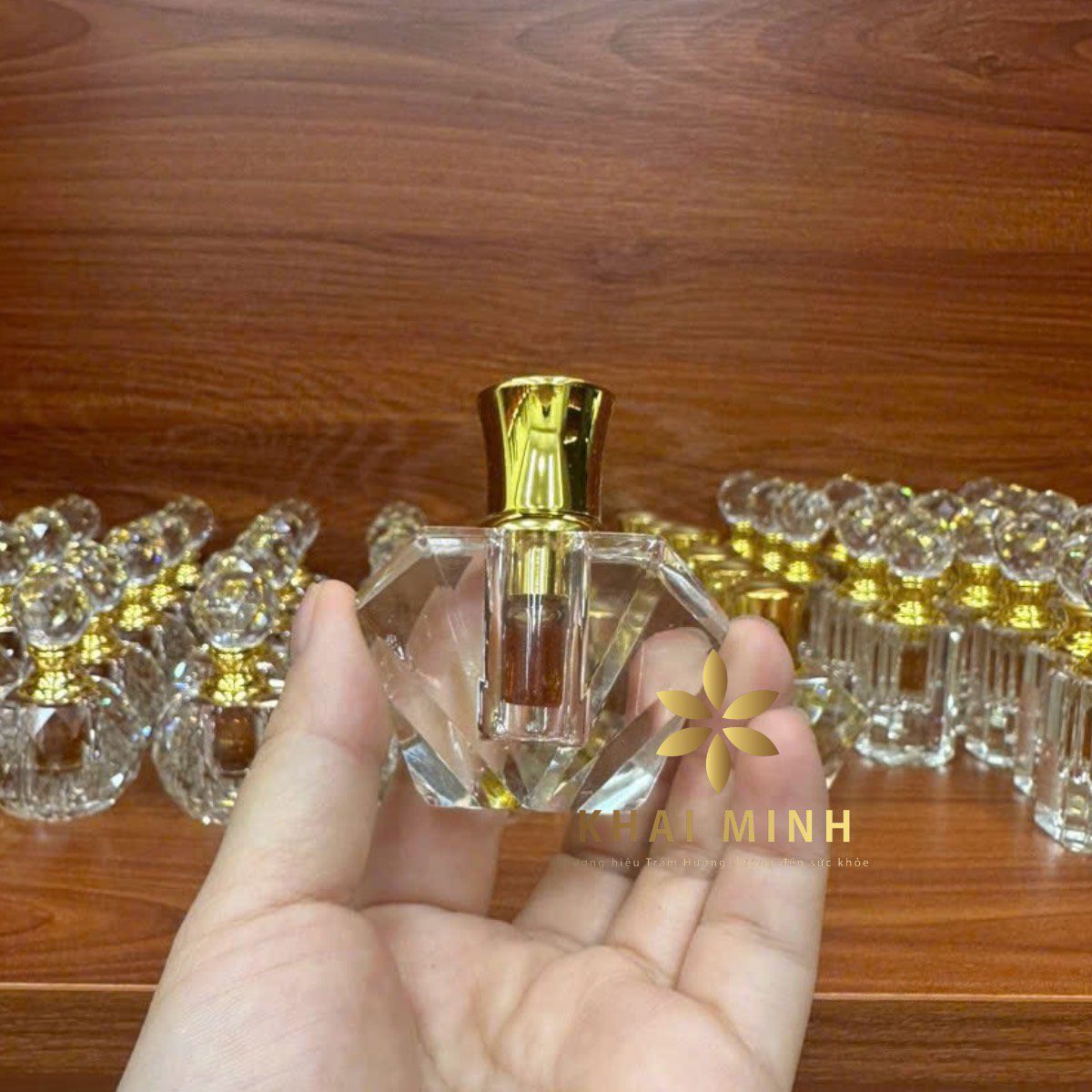 TINH DẦU TRẦM HƯƠNG NGUYÊN CHẤT